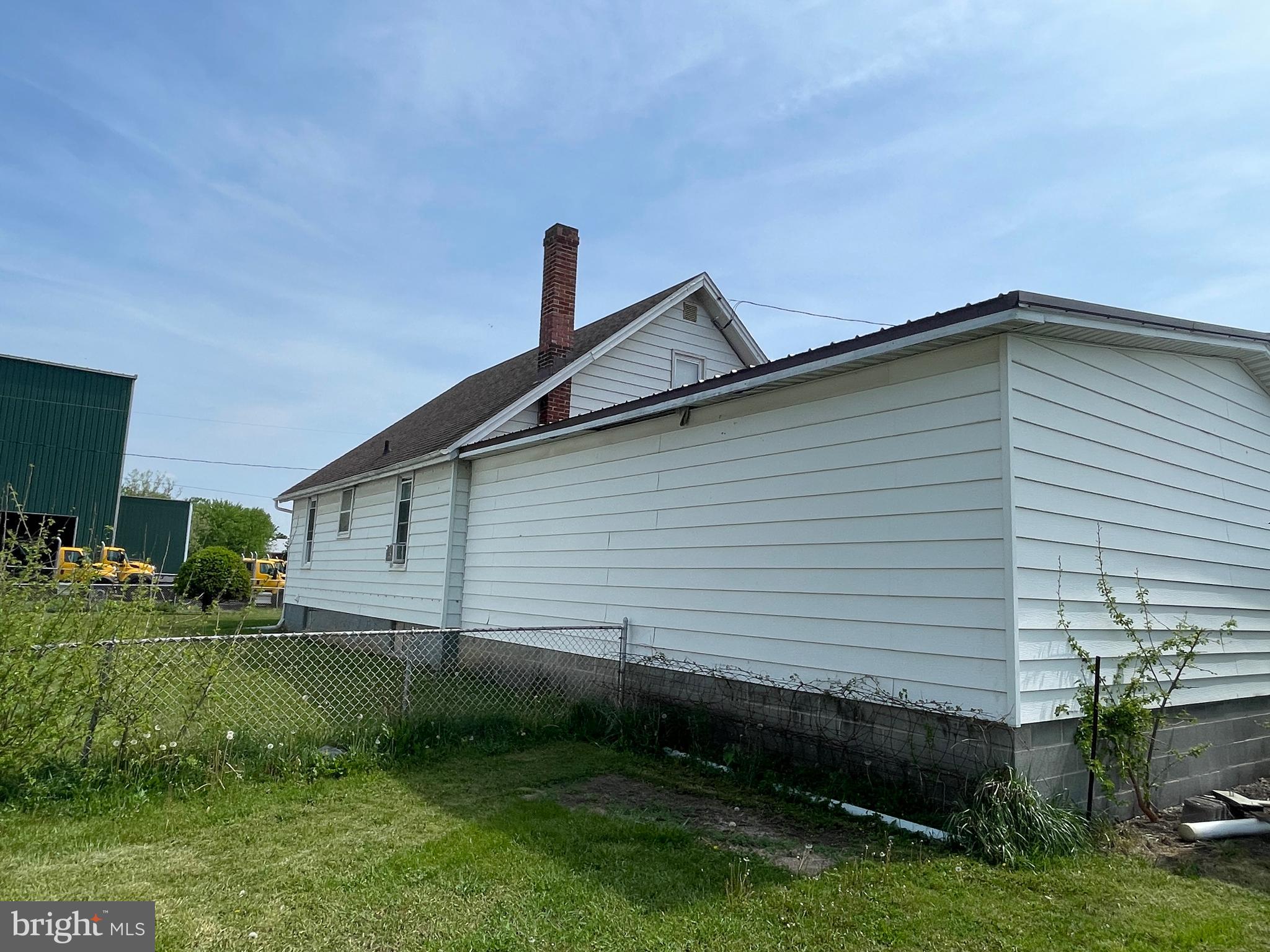 111 W MARY ST