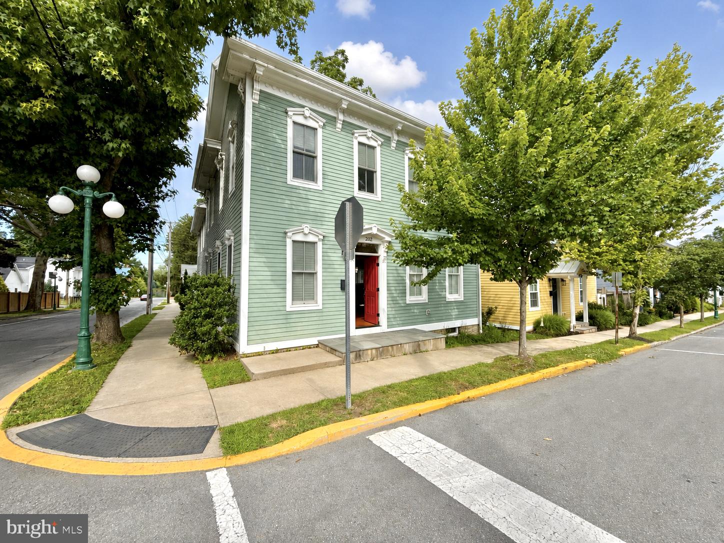 202 S 2ND STREET