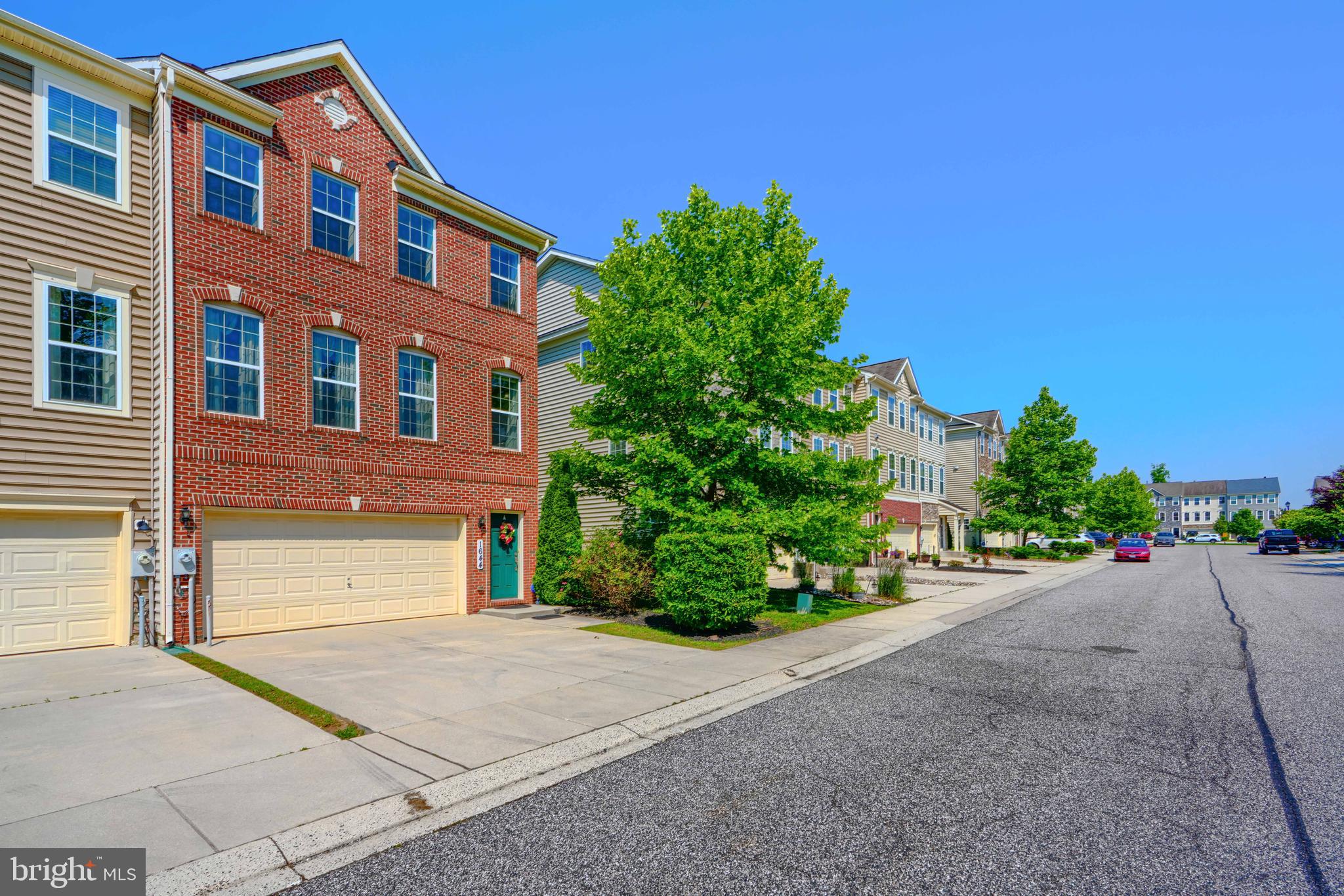 1644 LIVINGSTON DRIVE