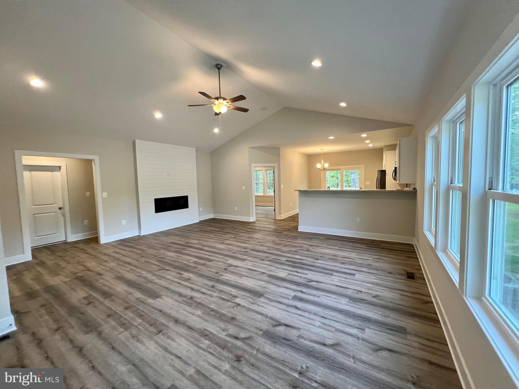 GLEBE HARBOR - Residential