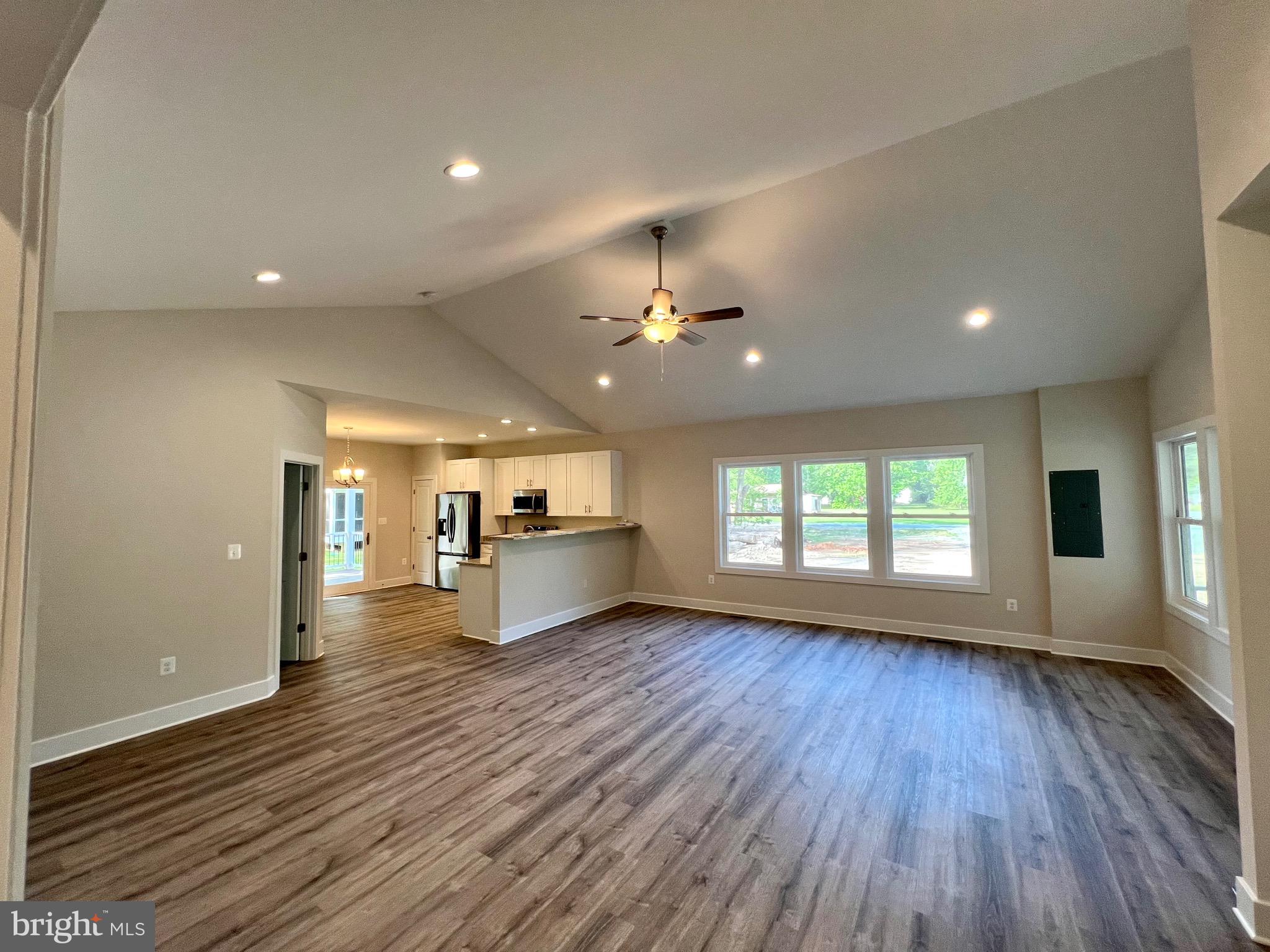 GLEBE HARBOR - Residential