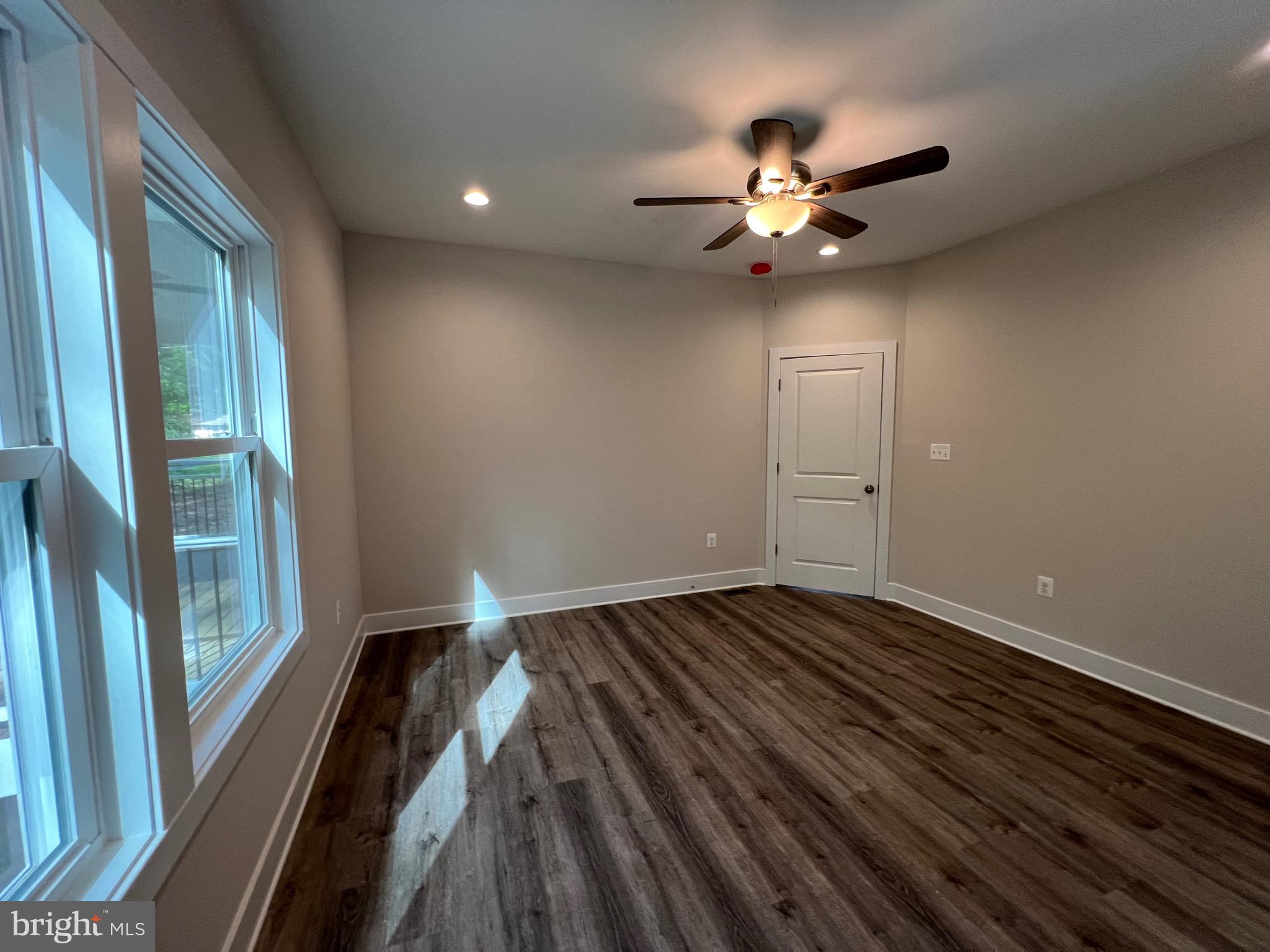 GLEBE HARBOR - Residential