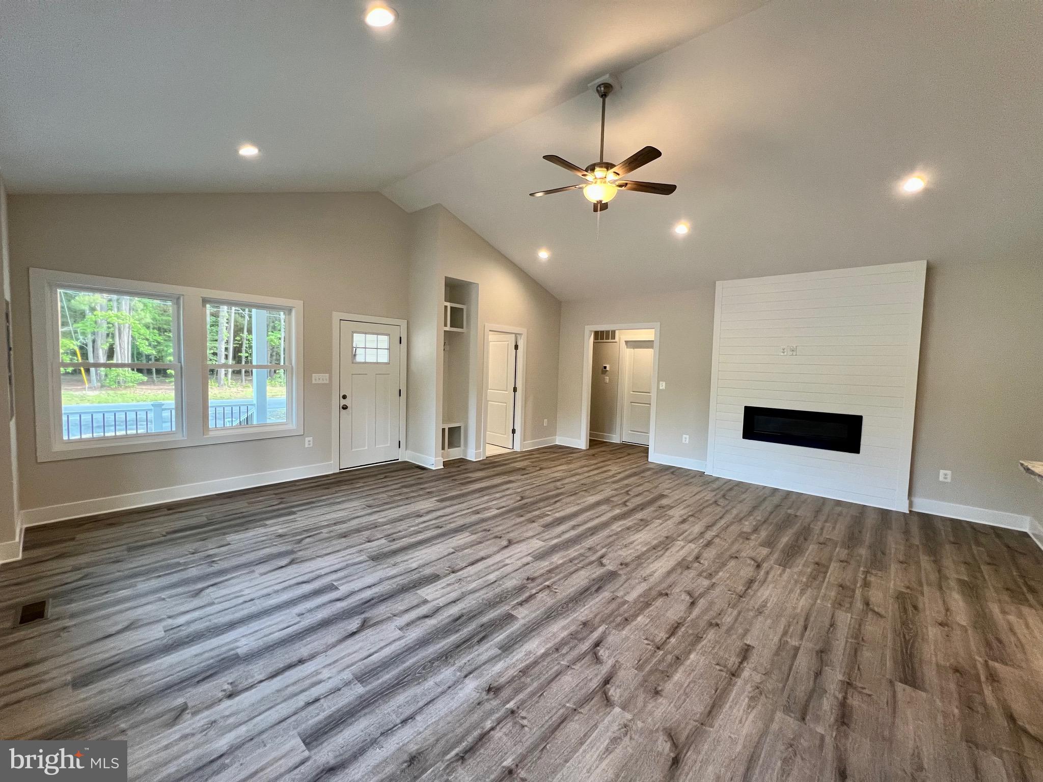 GLEBE HARBOR - Residential