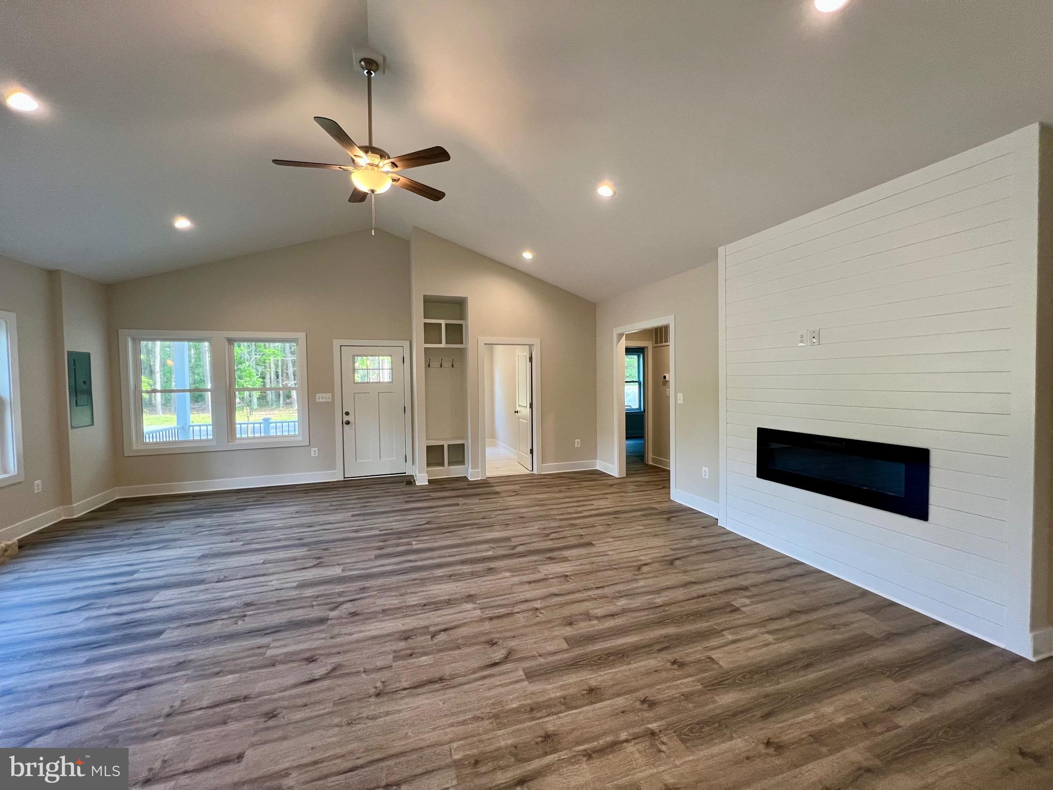 GLEBE HARBOR - Residential