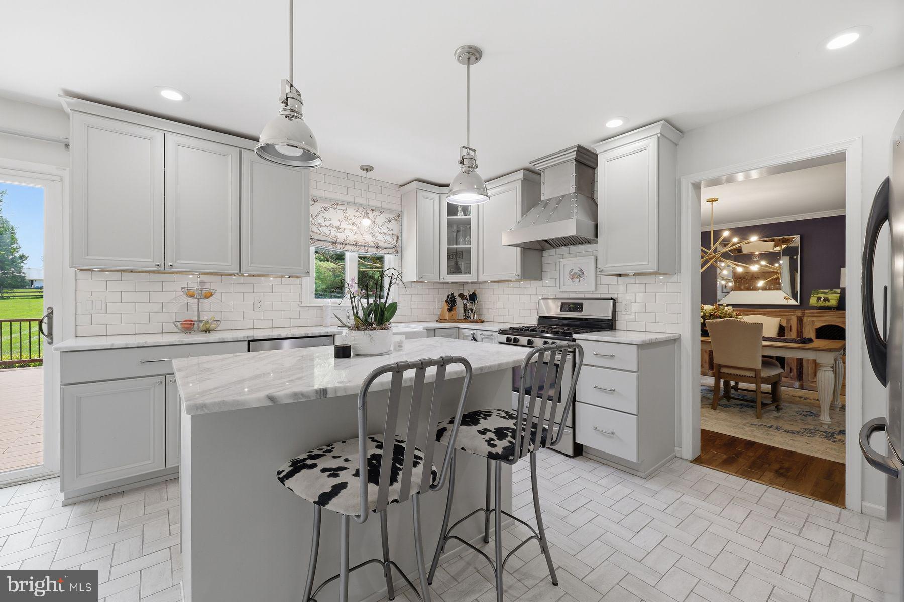 HIGH MEADOW - Residential