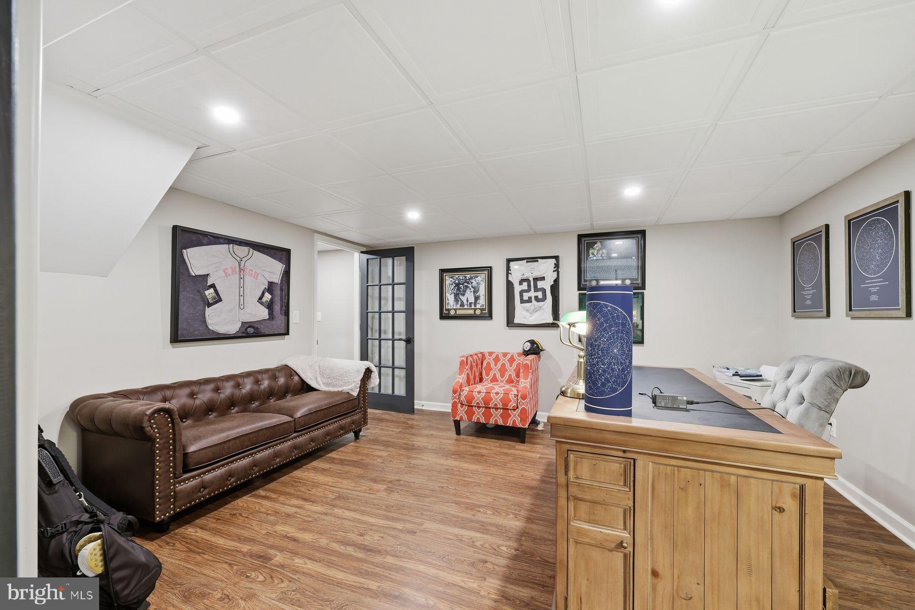 HIGH MEADOW - Residential