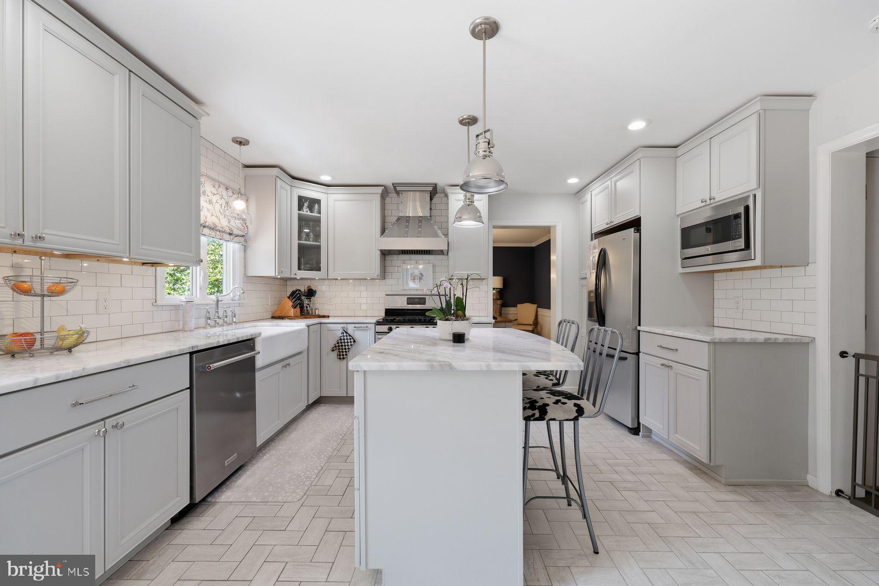 HIGH MEADOW - Residential