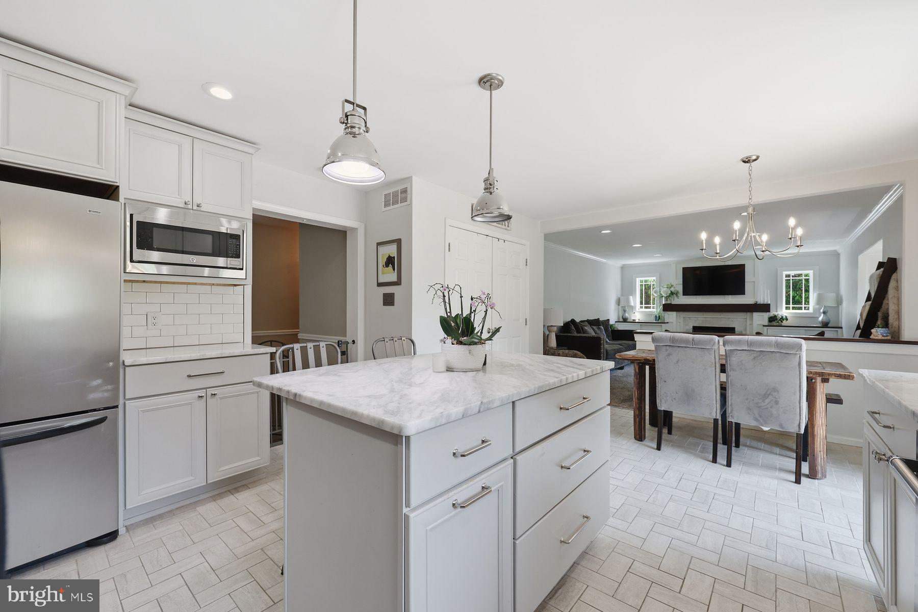 HIGH MEADOW - Residential
