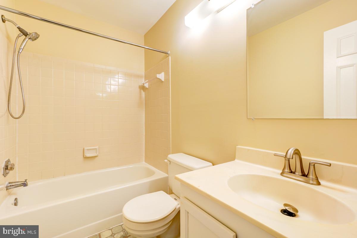 WATERS HOUSE - Residential Lease