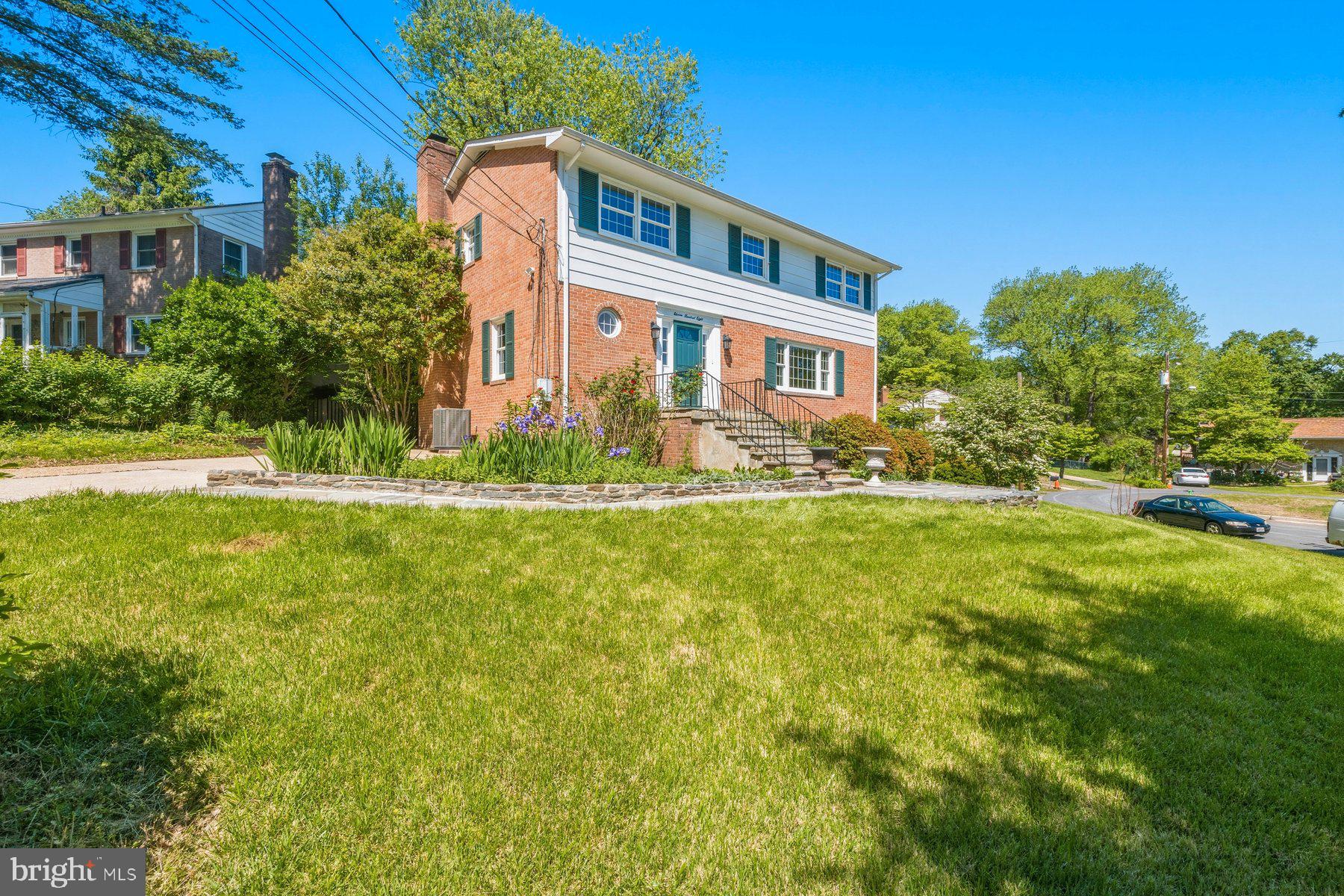SPRINGBROOK MANOR - Residential