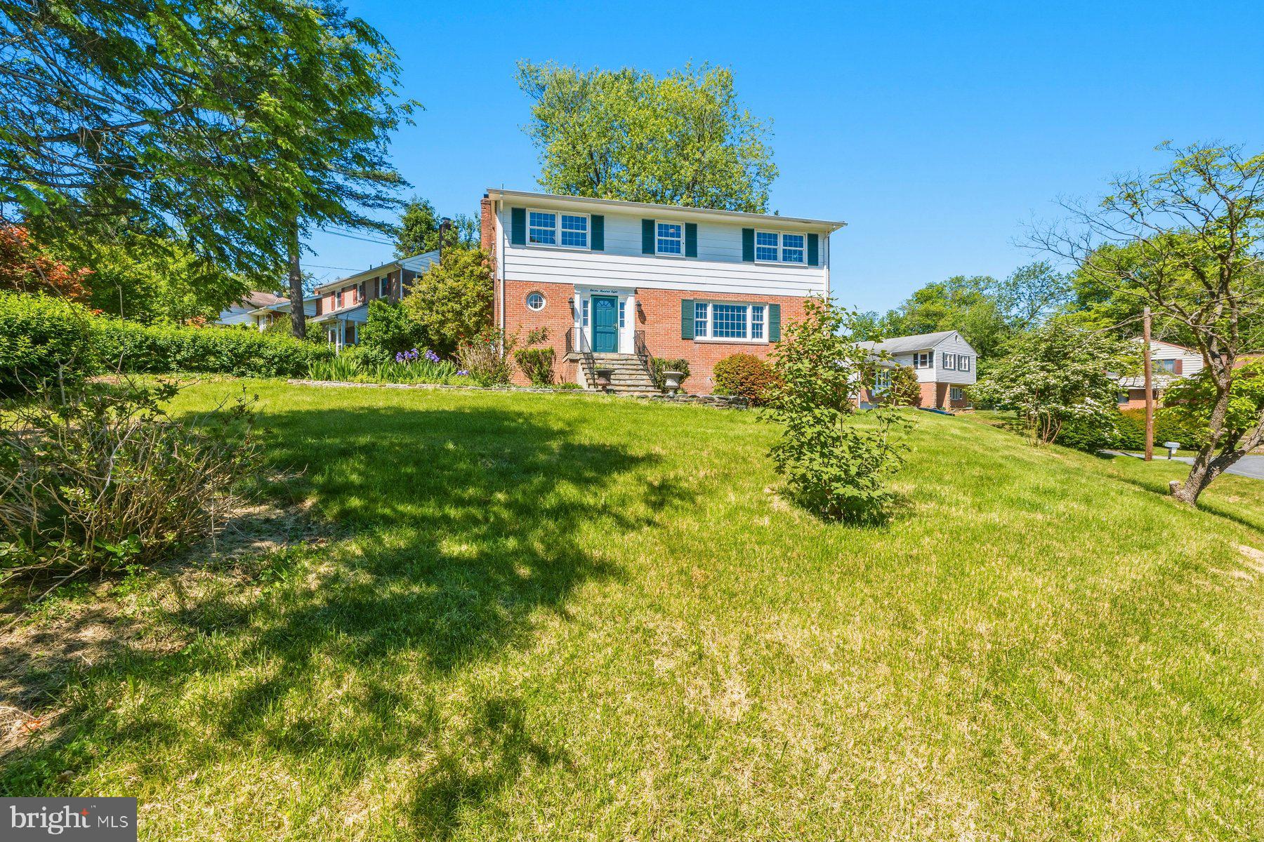 SPRINGBROOK MANOR - Residential