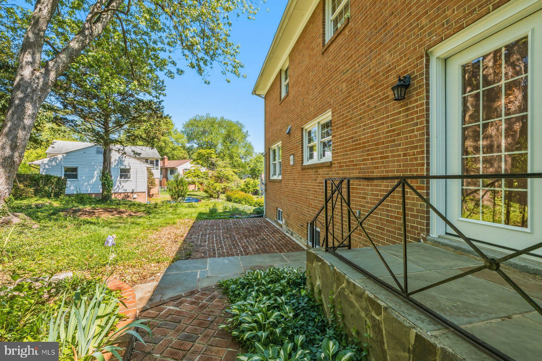 SPRINGBROOK MANOR - Residential