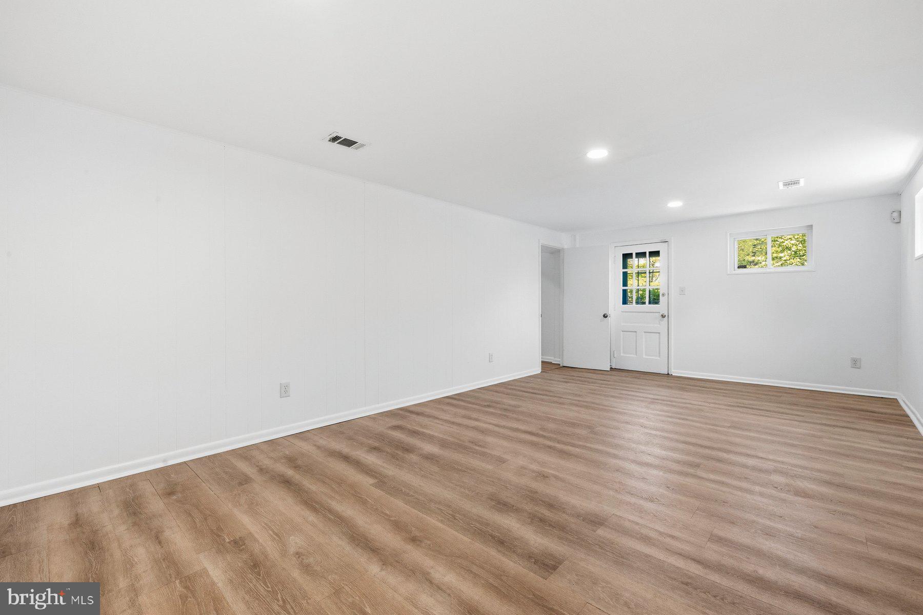 SPRINGBROOK MANOR - Residential