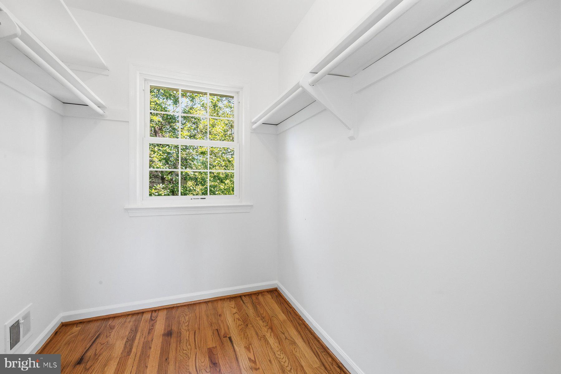 SPRINGBROOK MANOR - Residential