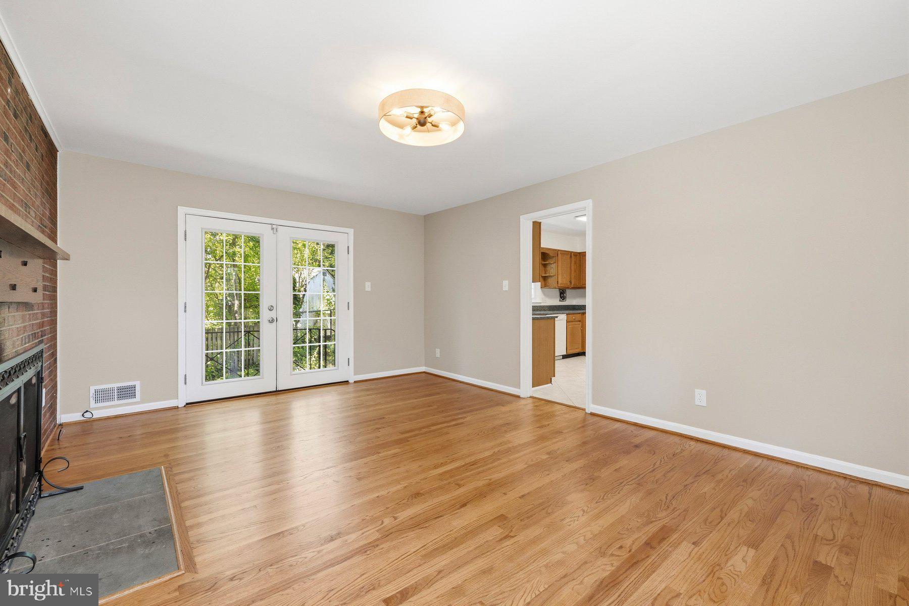 SPRINGBROOK MANOR - Residential