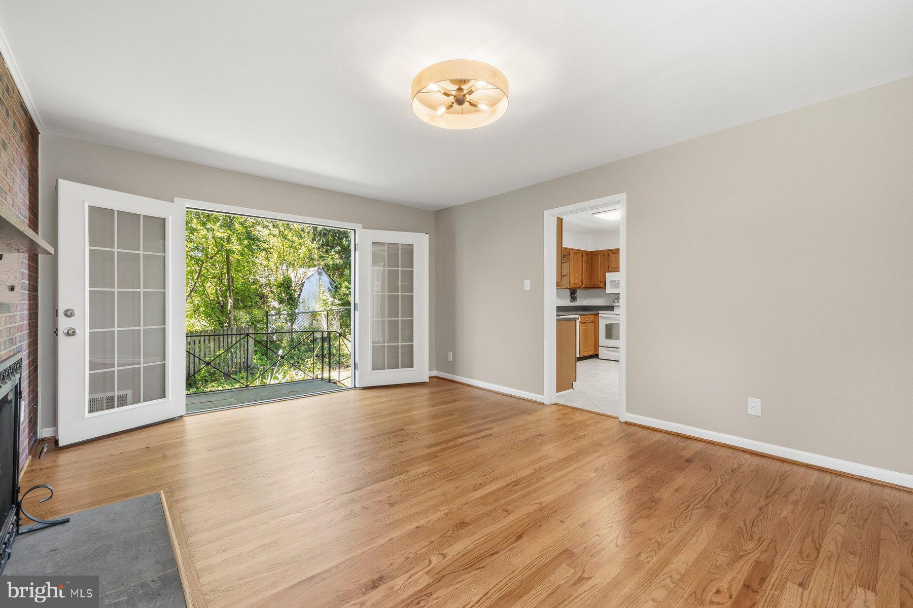 SPRINGBROOK MANOR - Residential