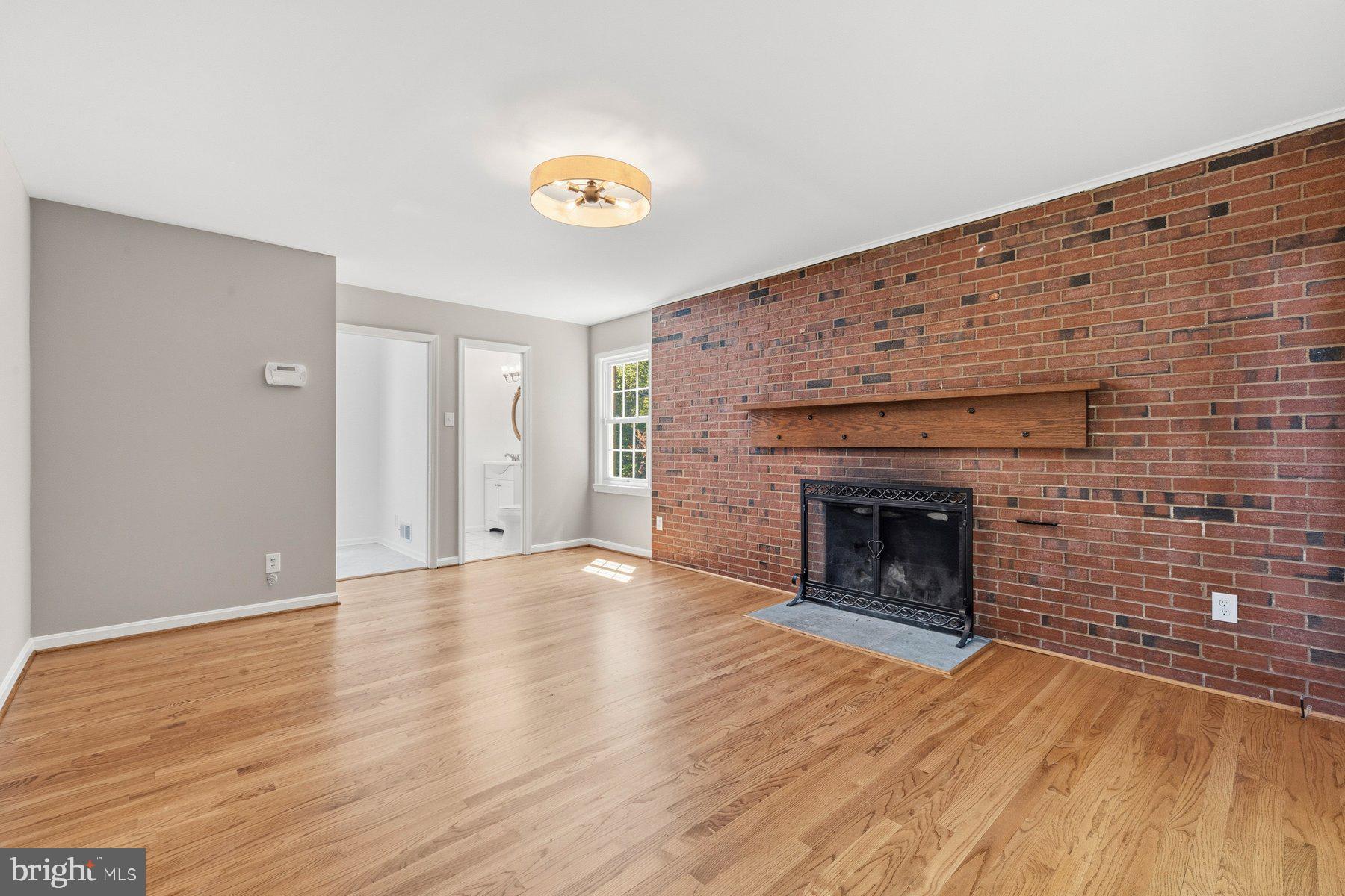 SPRINGBROOK MANOR - Residential