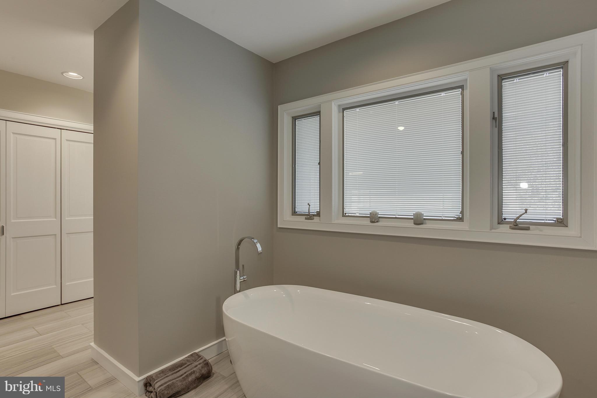 COVE CREEK CLUB - Residential