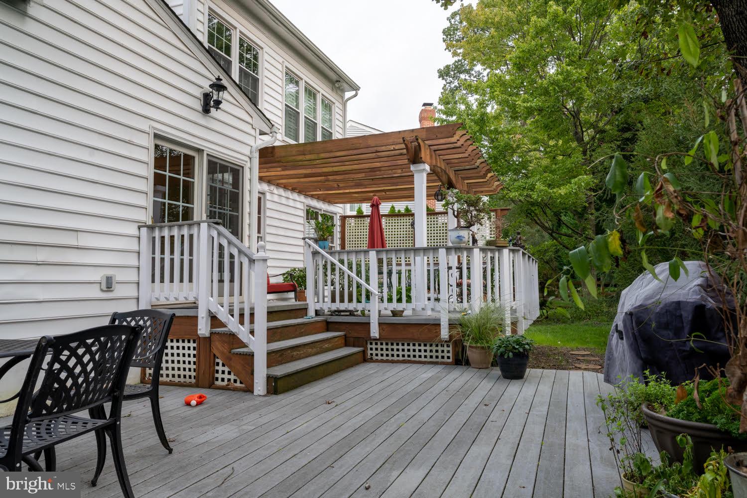 LITTLE ROCKY RUN - Residential Lease