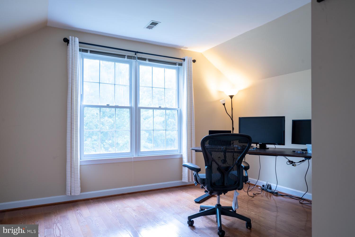 LITTLE ROCKY RUN - Residential Lease