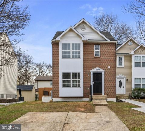 3209 W GLENREED CT GLENARDEN MD 20706