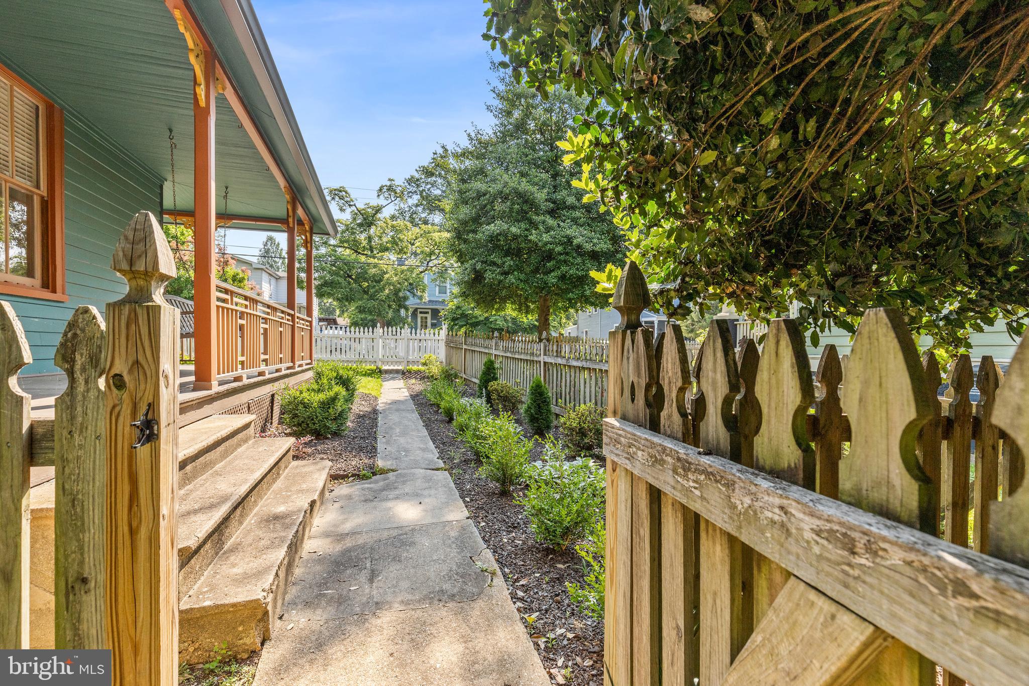 HISTORIC HYATTSVILLE - Residential