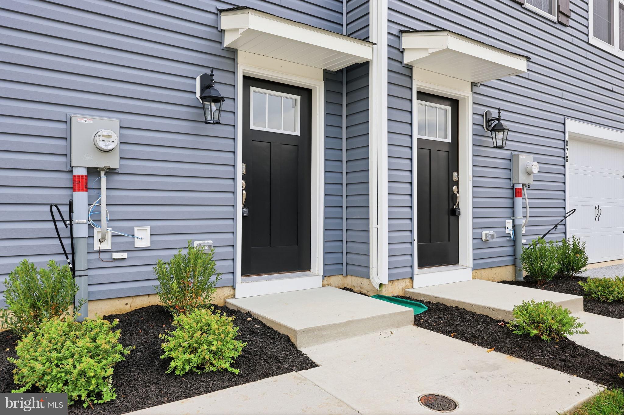 1076 MEADOWLARK DRIVE