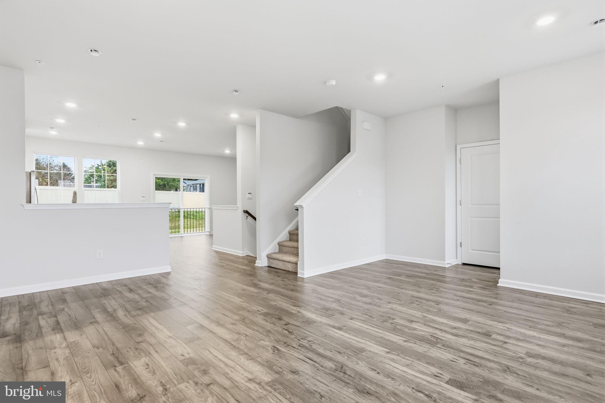 1076 MEADOWLARK DRIVE