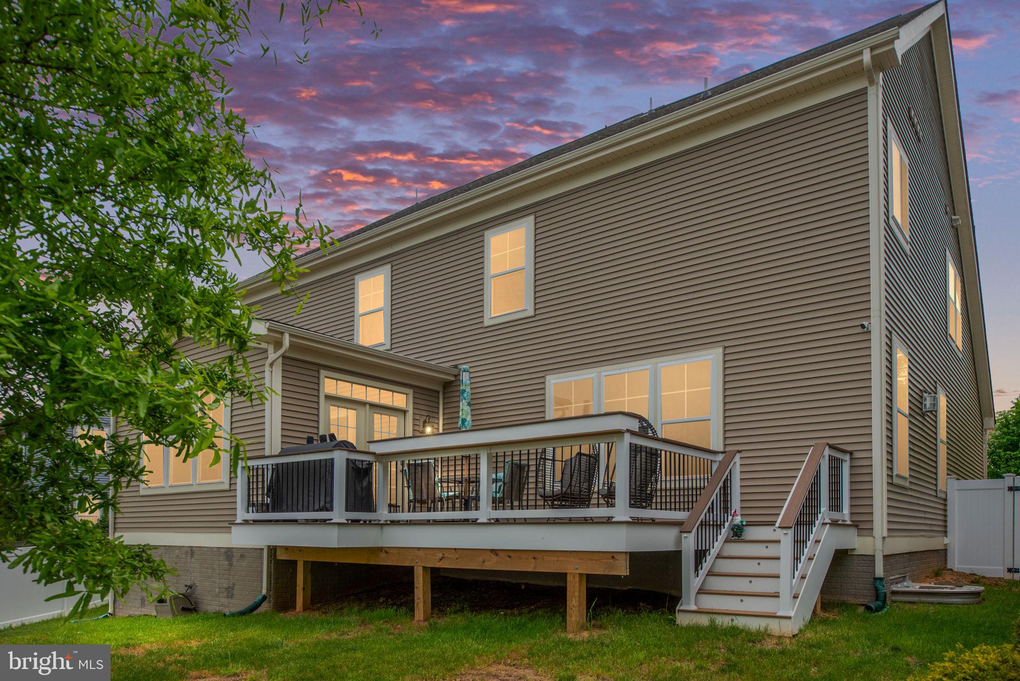 547 APRICOT STREET