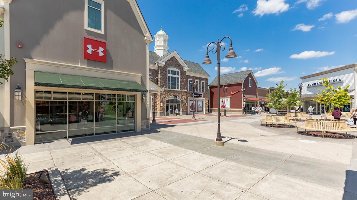 WILTONS CORNER - Residential