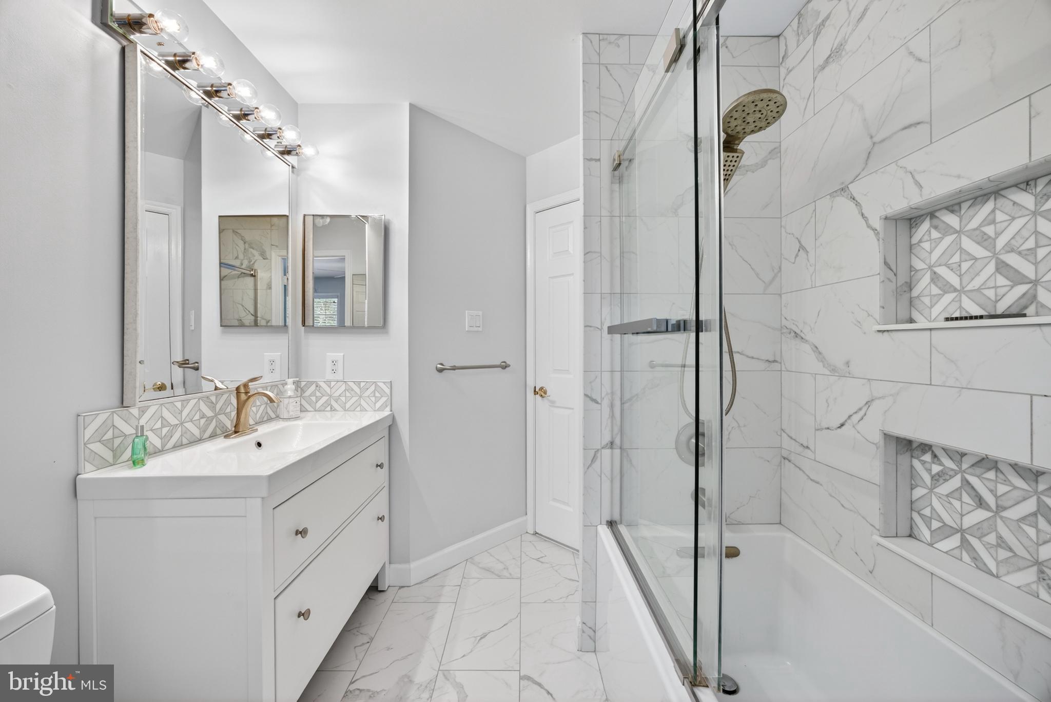 CROMWELL STATION - Residential