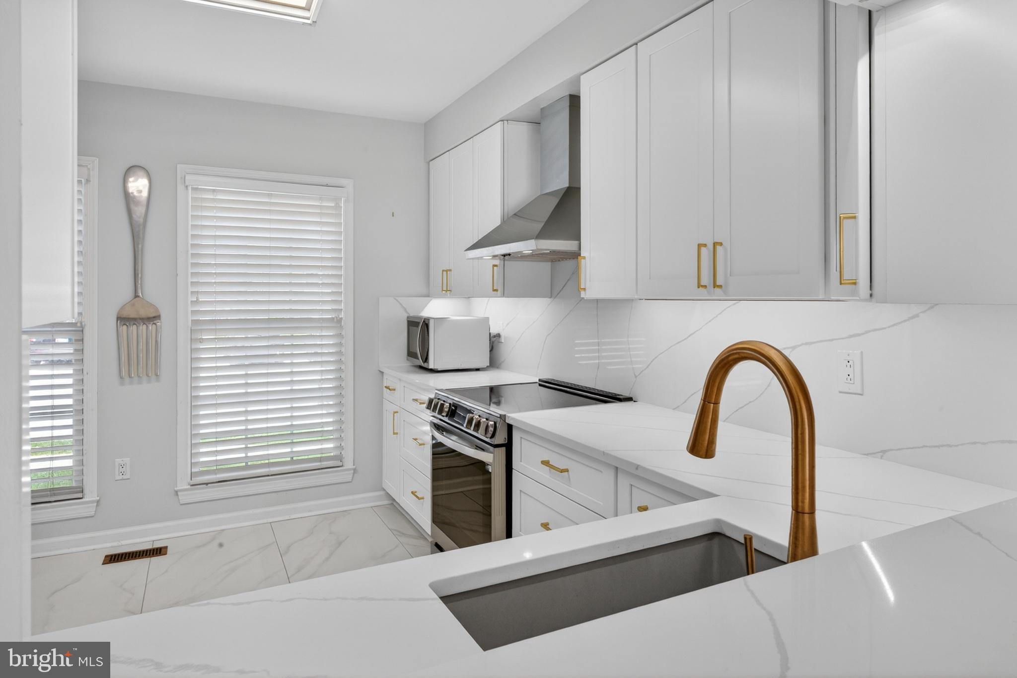 CROMWELL STATION - Residential