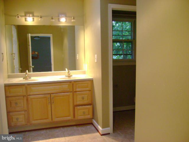 LITTLE ROCKY RUN - Residential Lease