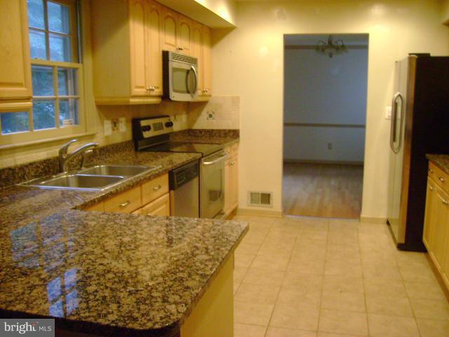 LITTLE ROCKY RUN - Residential Lease