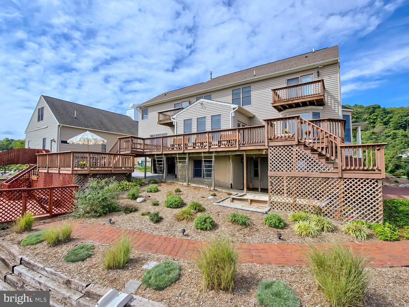 APPLE RIDGE - Residential
