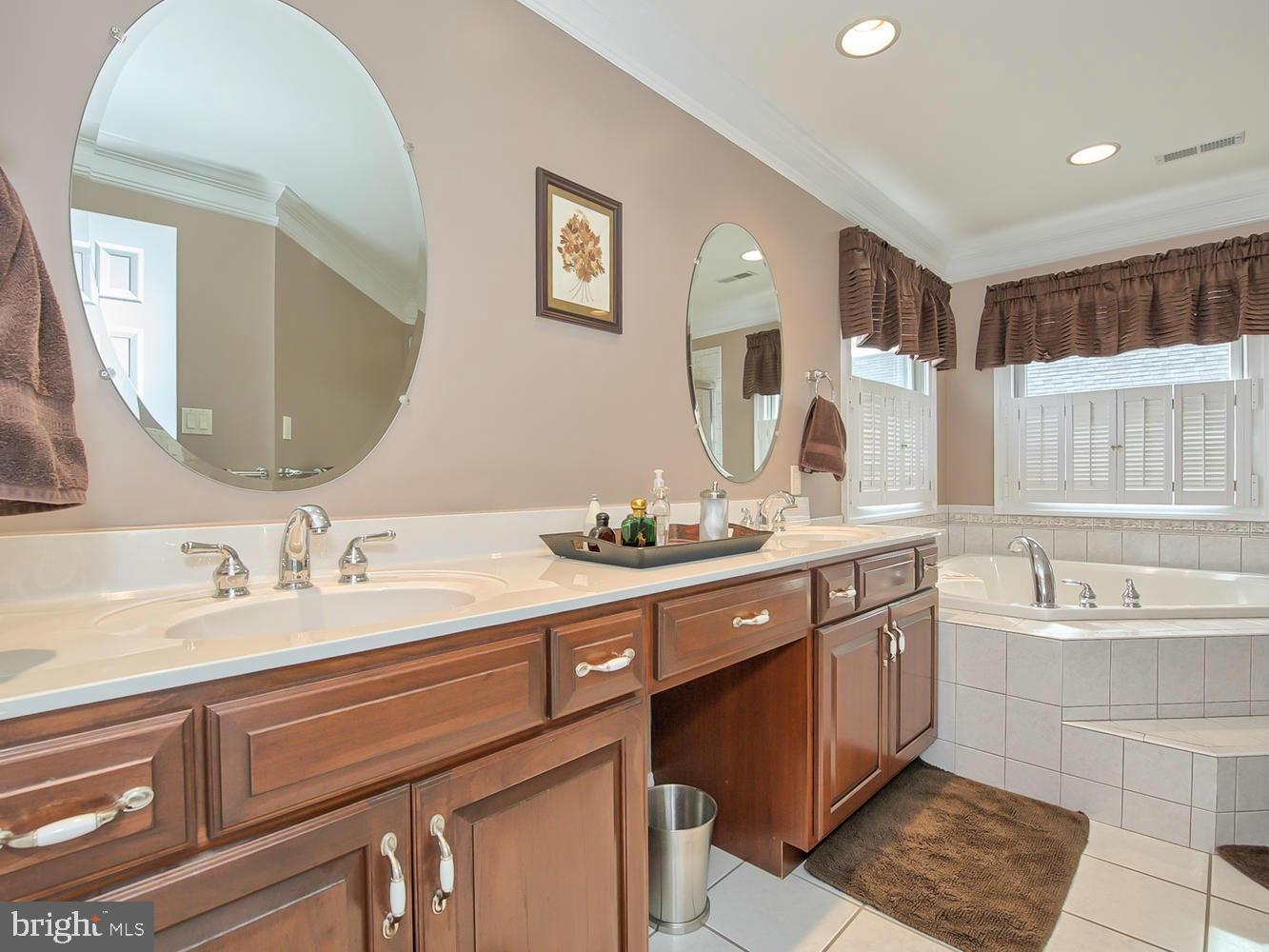 APPLE RIDGE - Residential