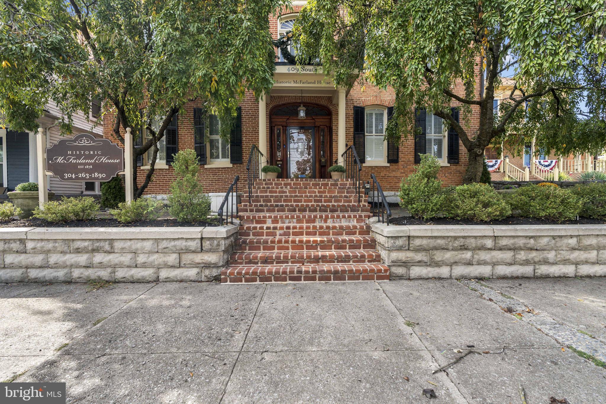 409 QUEEN S