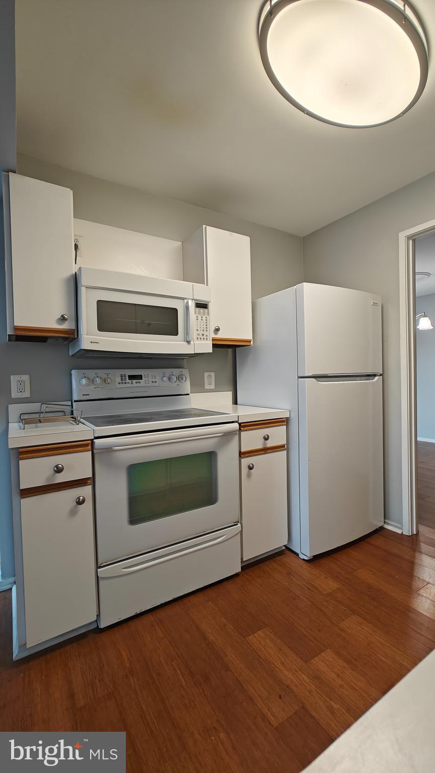 JEFFERSON MEWS - Residential Lease