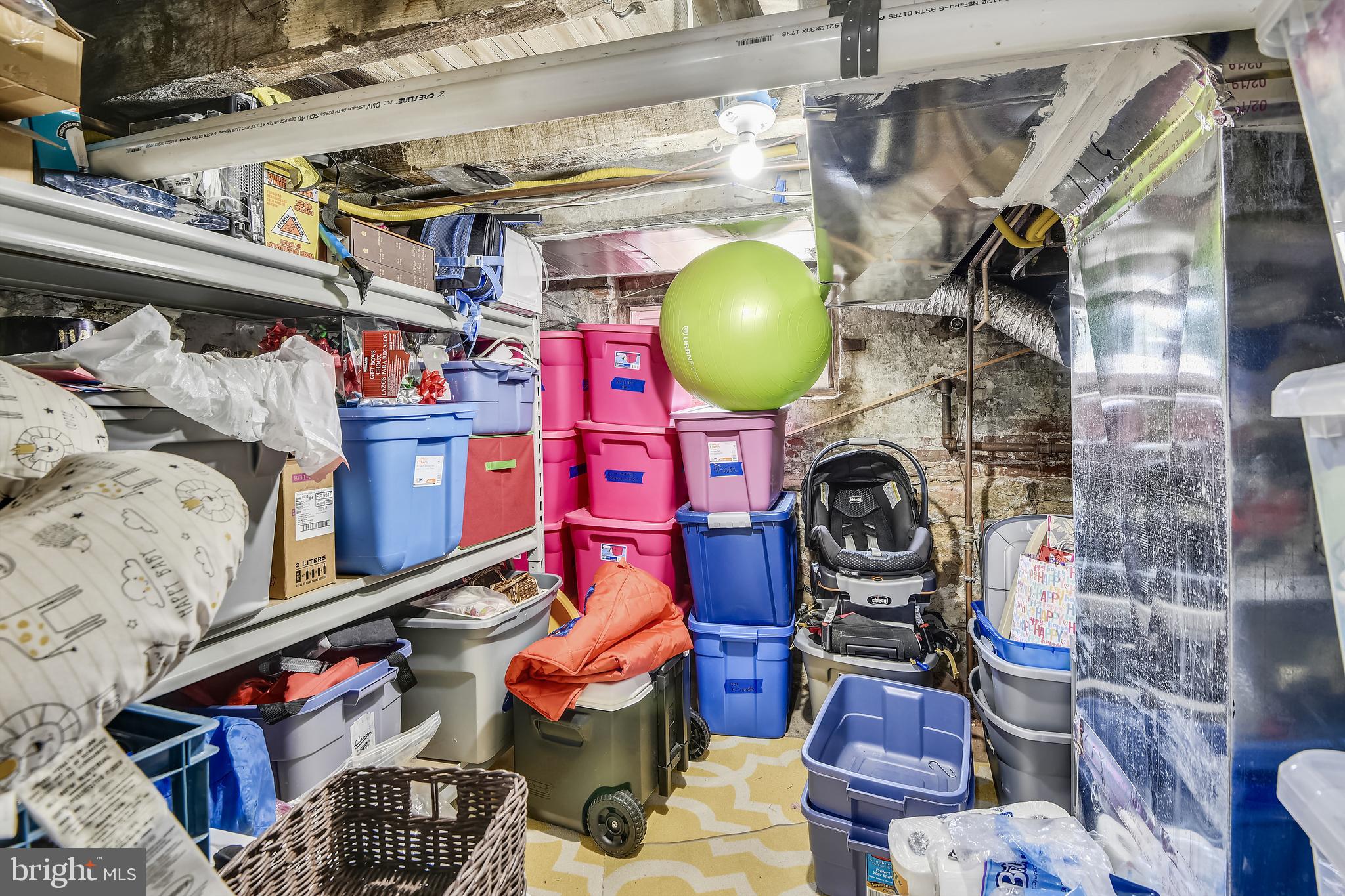 LOCUST POINT - Residential Lease