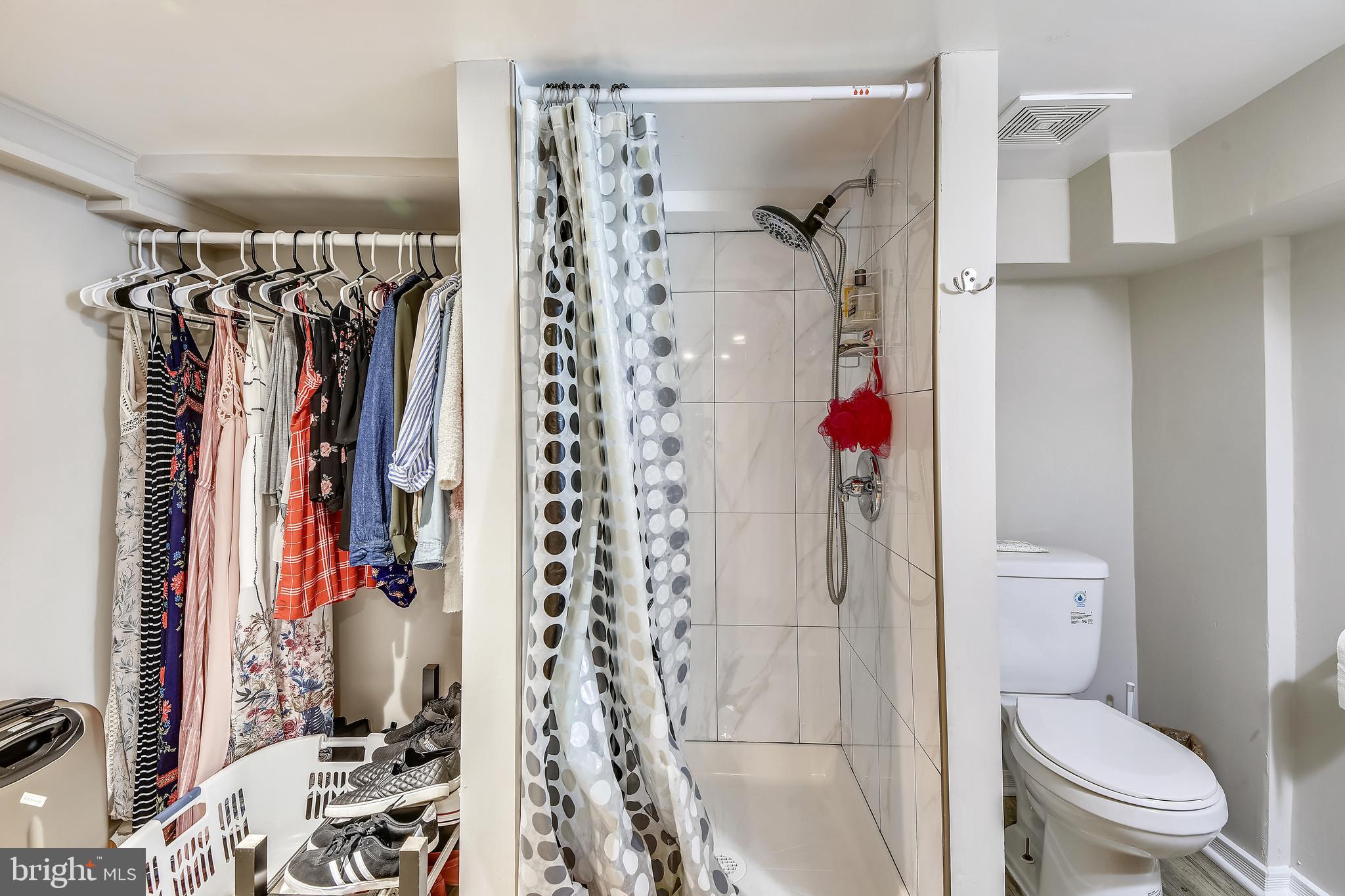 LOCUST POINT - Residential Lease