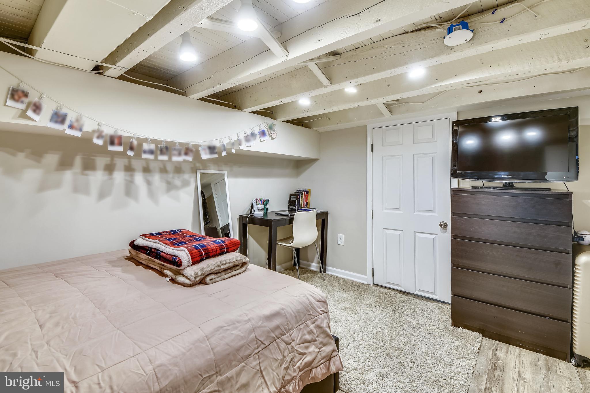 LOCUST POINT - Residential Lease