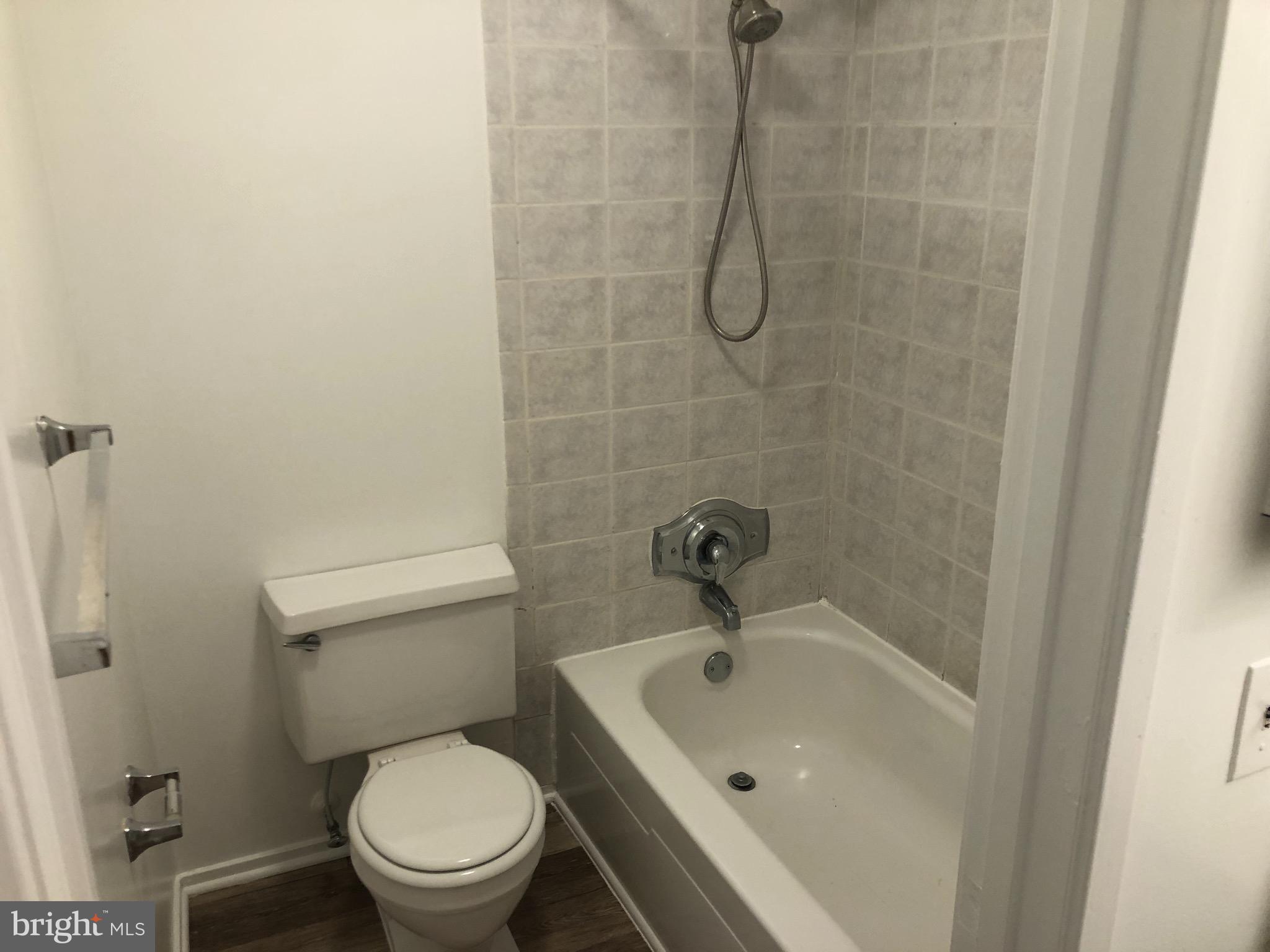 BENTANA PARK - Residential Lease