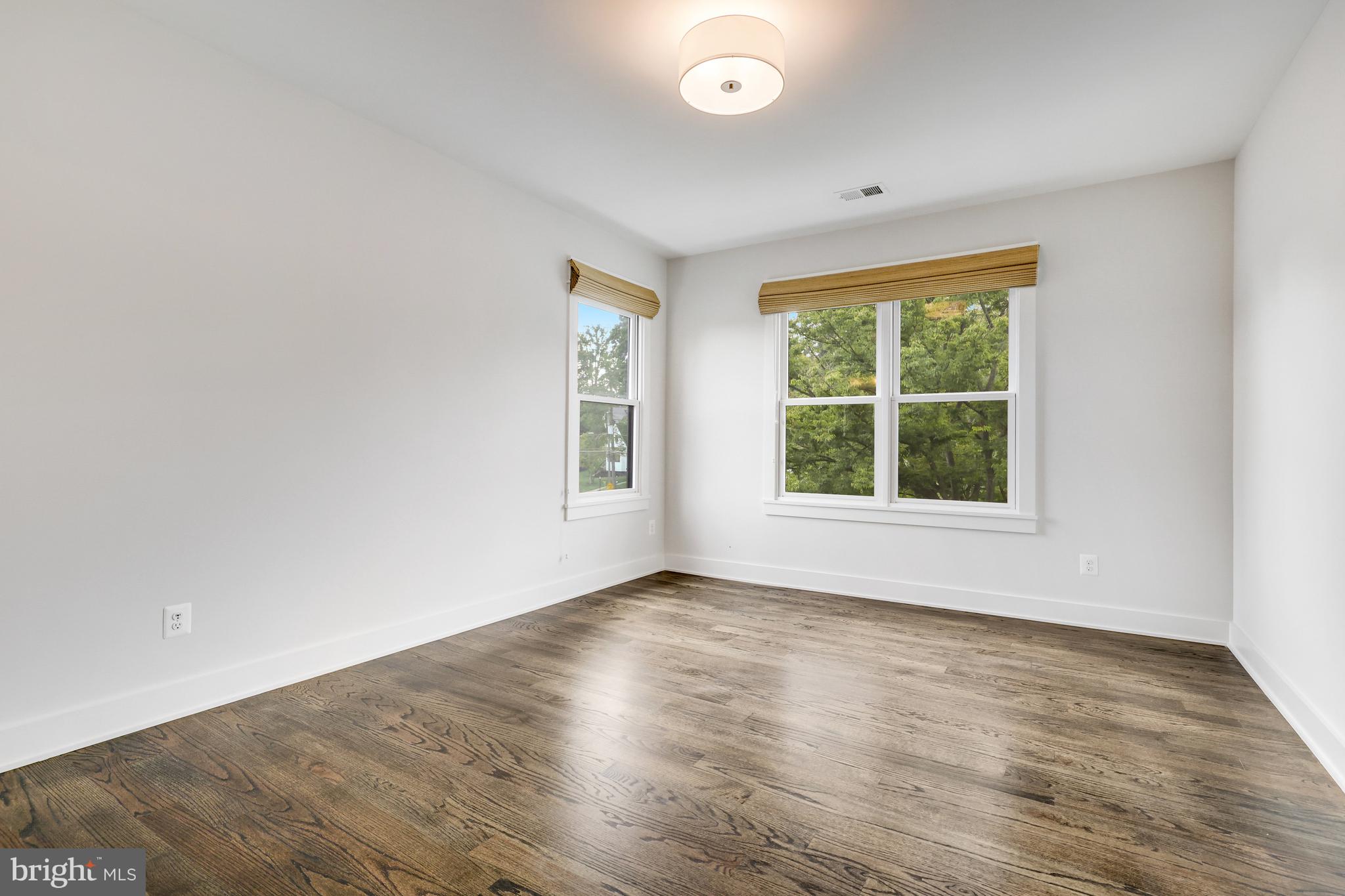 LYON PARK - Residential