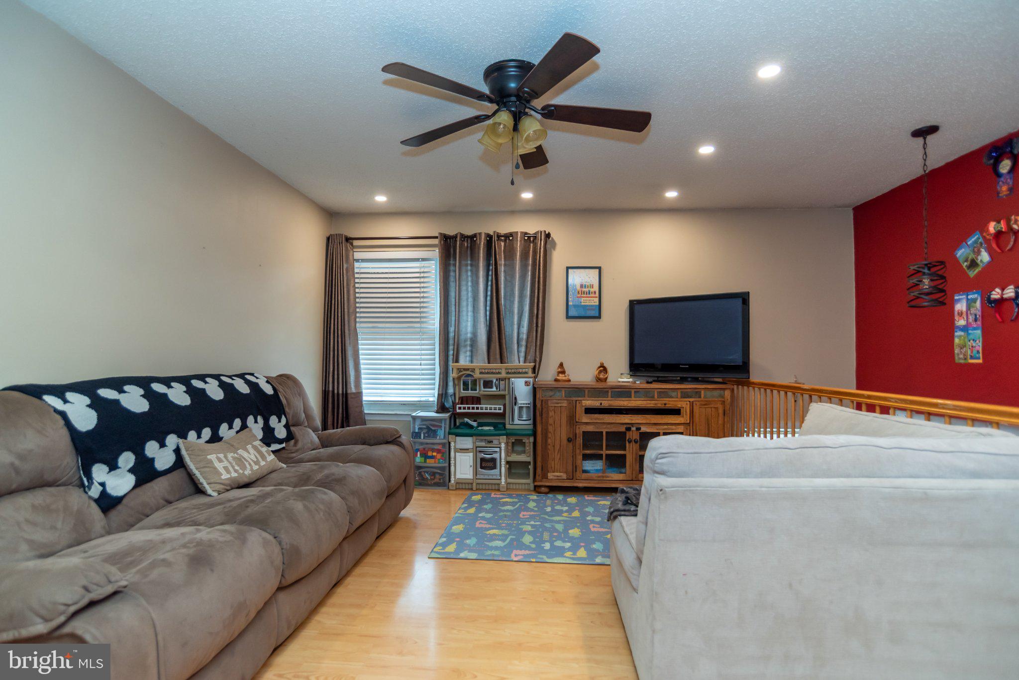 204 LANSDOWNE COURT