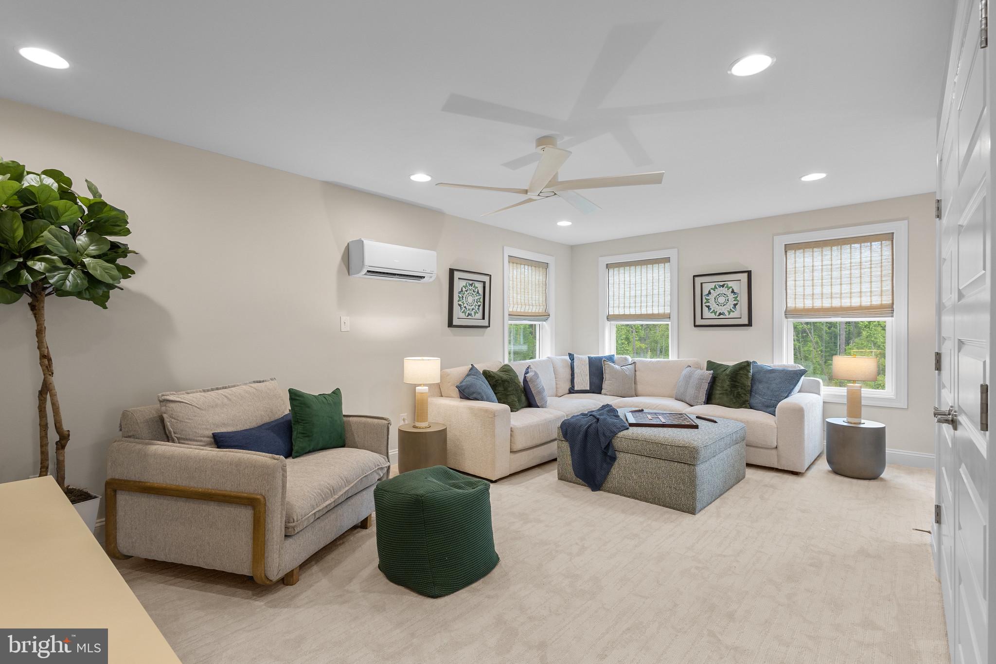 LIGHTSHIP COVE - Residential