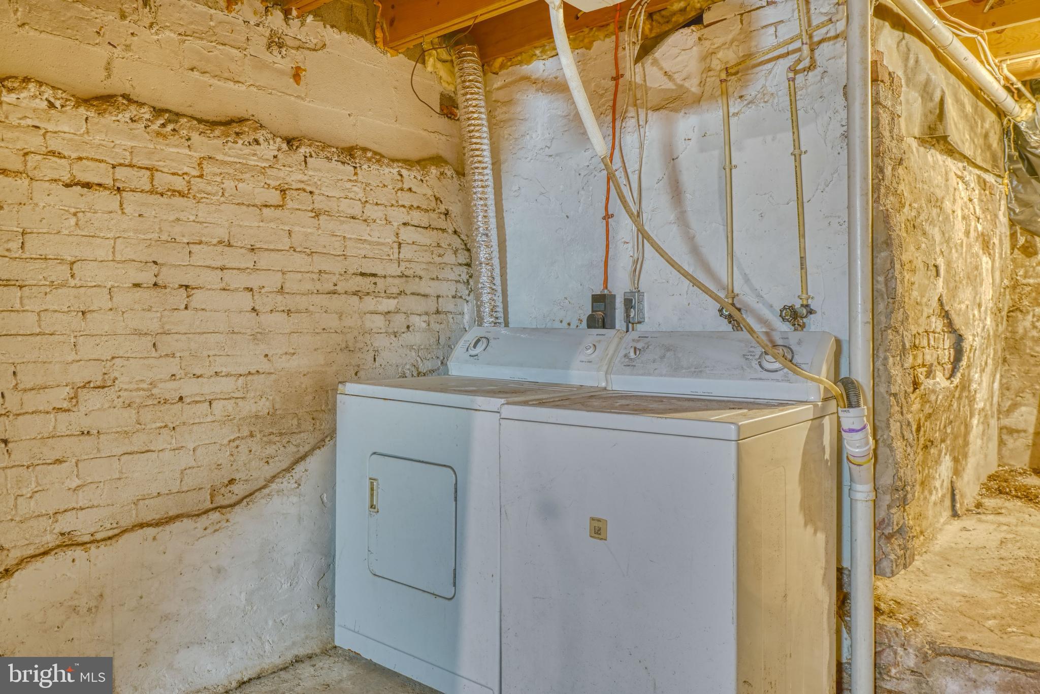 SETON HILL - Residential Lease