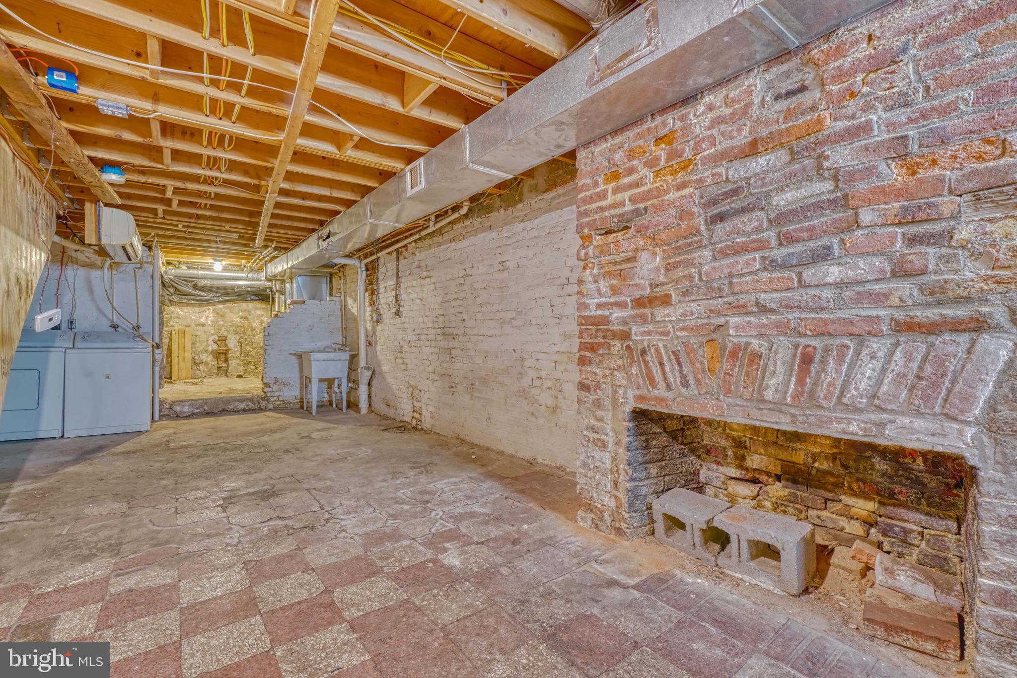 SETON HILL - Residential Lease