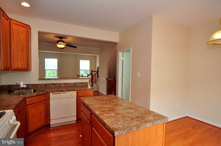 HEARTHSIDE AT FLYNNS CROSSING - Residential