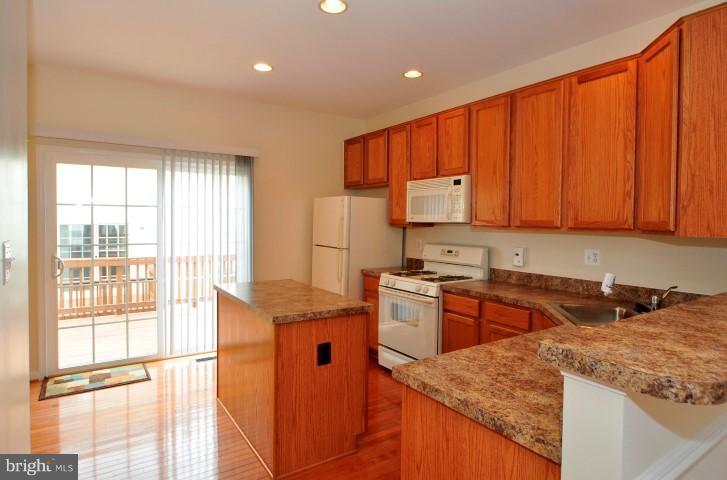 HEARTHSIDE AT FLYNNS CROSSING - Residential