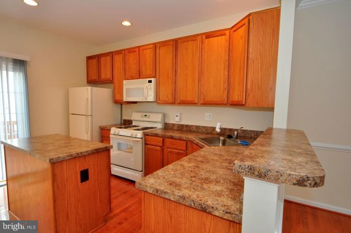 HEARTHSIDE AT FLYNNS CROSSING - Residential